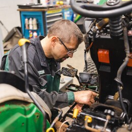 1 Motorgerätemechaniker für Garten-, Kommunal und Forsttechnik (m/w/d)