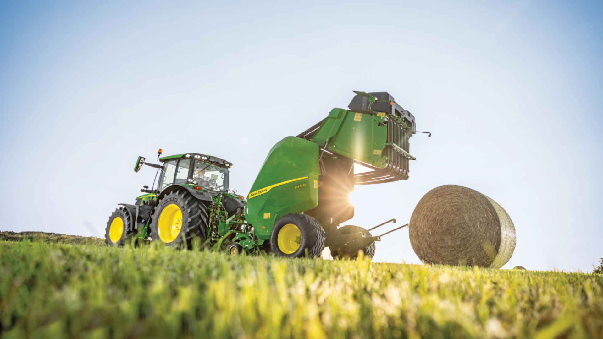 Ballenpressen von John Deere in Luxemburg