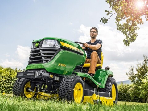 John Deere Aufsitzmäher und Rasentraktoren