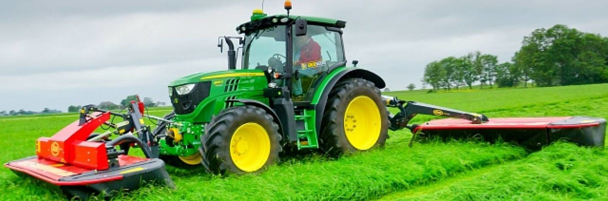 773826-6125r-john-deere